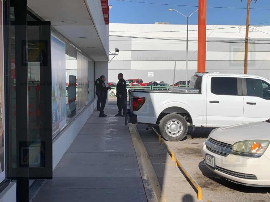 Asaltan a mujer al exterior de un banco; la despojan de 200 mil pesos