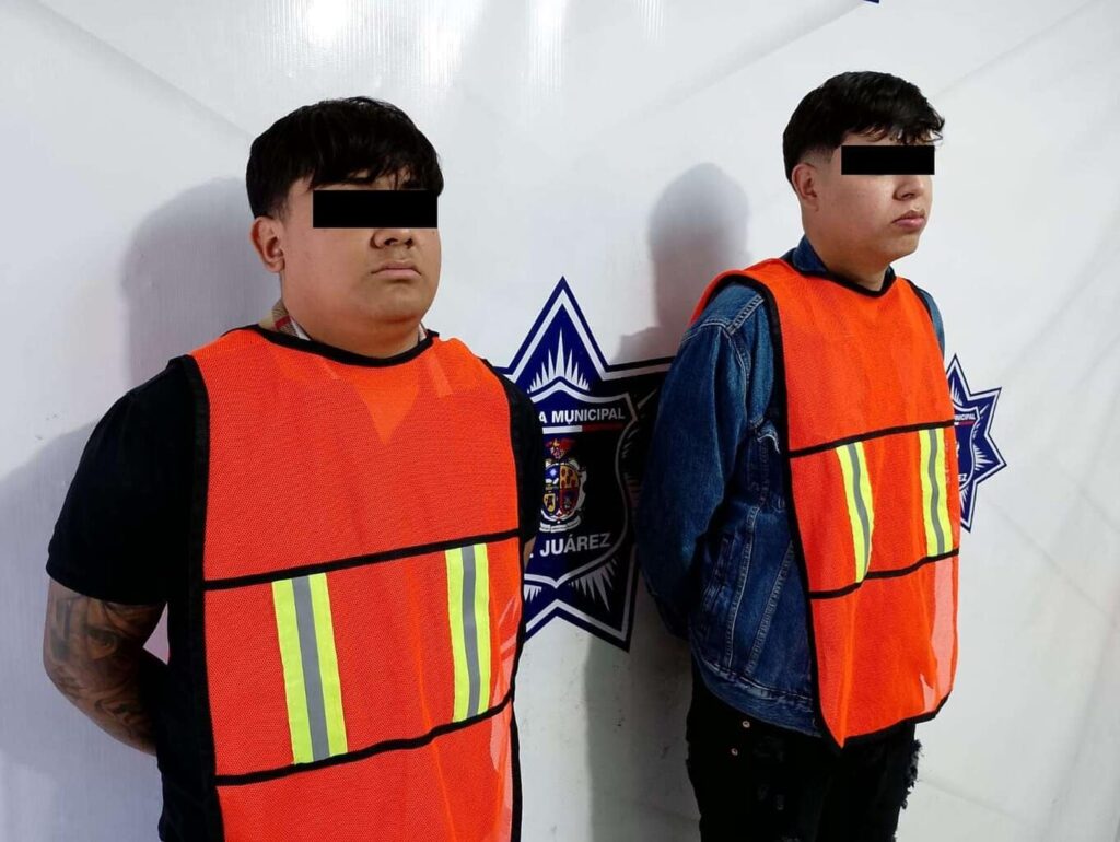 Detienen a dos con un fusil de asalto y cartuchos útiles