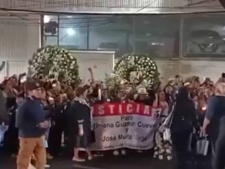 Asiste Clara Brugada al velorio de sus colaboradores