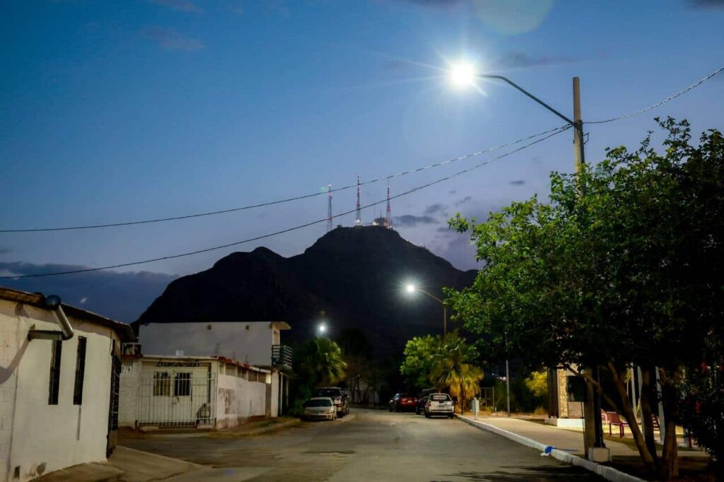 Recorre alcalde colonia Robinson para supervisar seguridad y alumbrado público