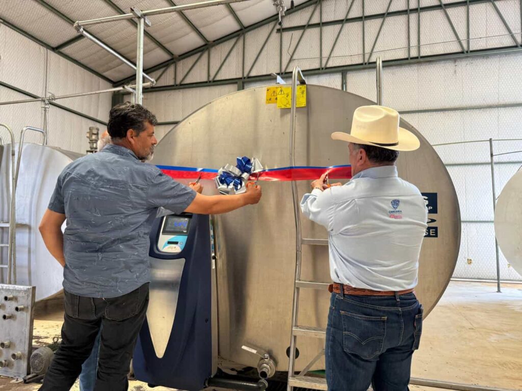Entrega Secretaría de Desarrollo Rural equipo e insumos a más de 100 productores lecheros en Rosales