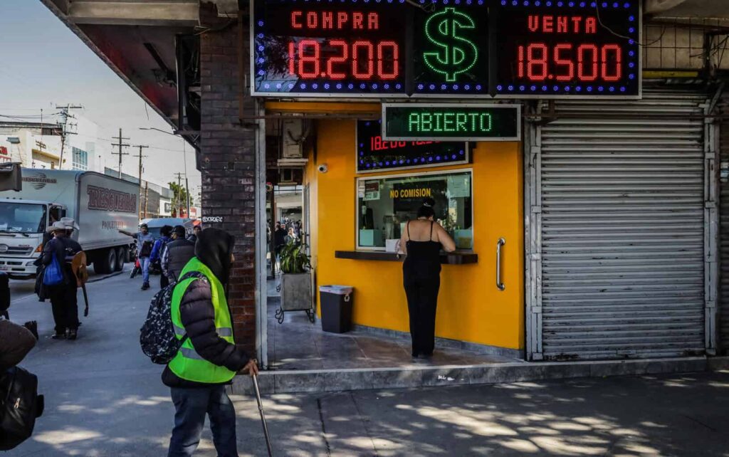 Miedo y preocupación en familias mexicanas por posible tasa a remesas desde EE.UU.