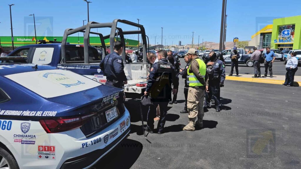 Detienen a dos hombres por robo en tienda de autopartes en La Villita