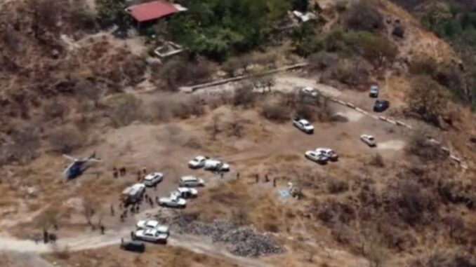 Recuperan restos de 34 personas en fosa clandestina de Zapopan