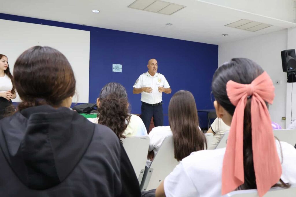Invita Policía Municipal a sumar a jóvenes de difícil conducta a programa “Niñas, Niños y Adolescentes al Estudio”