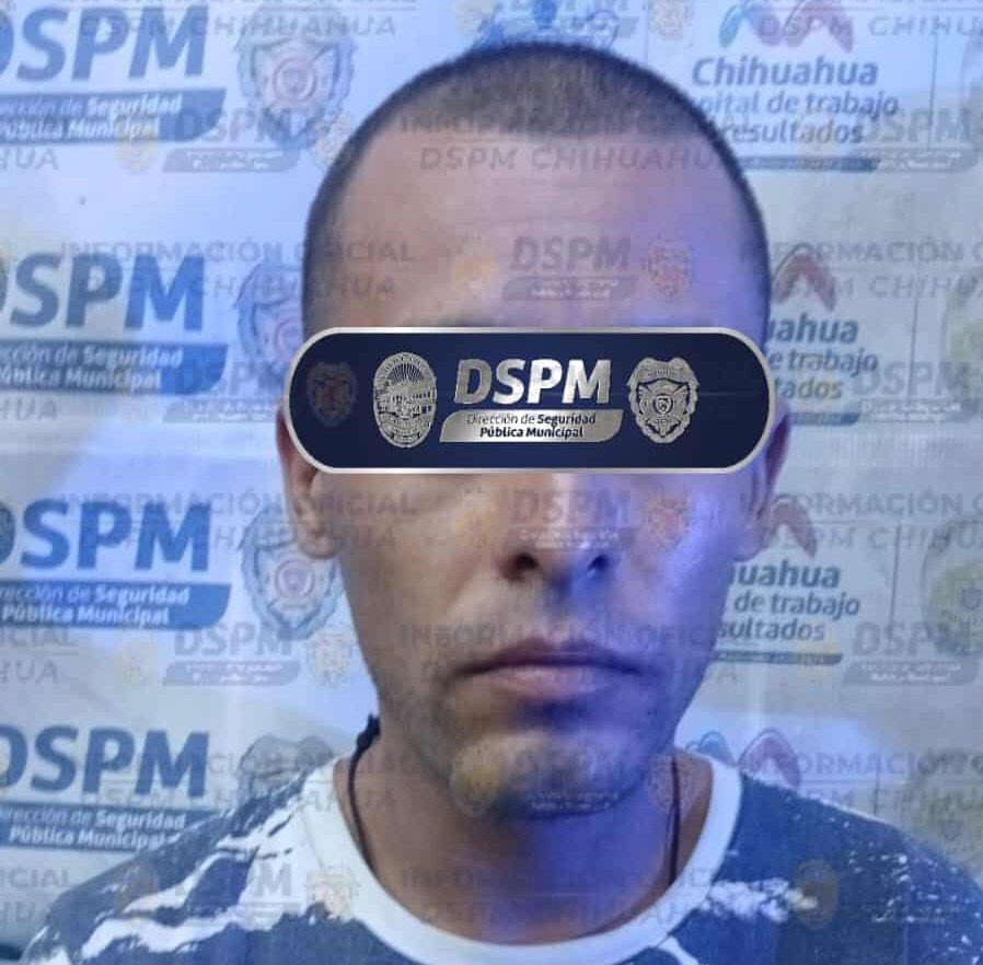 Detienen municipales a un hombre tras robo en escuela al norte de la ciudad