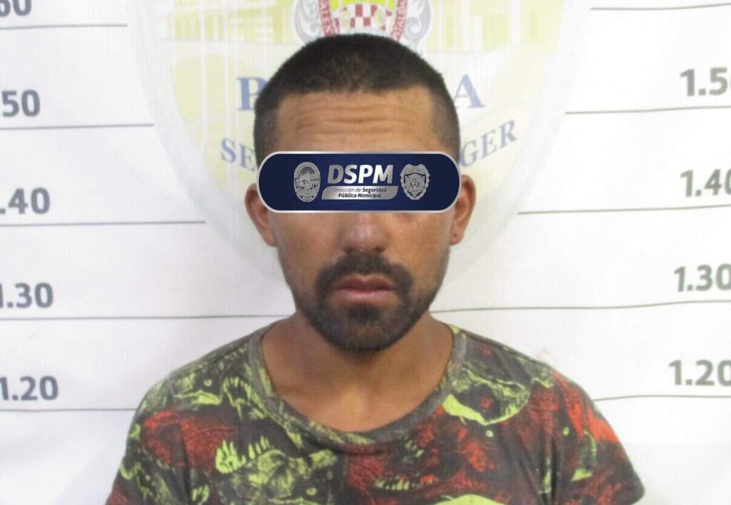 Tras persecución asegura Policía Municipal a un hombre por posesión de vehículo con reporte de robo