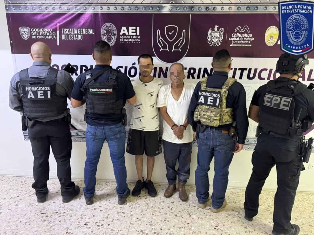 Presentan FGE y DSPM a detenidos y evidencia asegurada en cateo de Chihuahua 2000