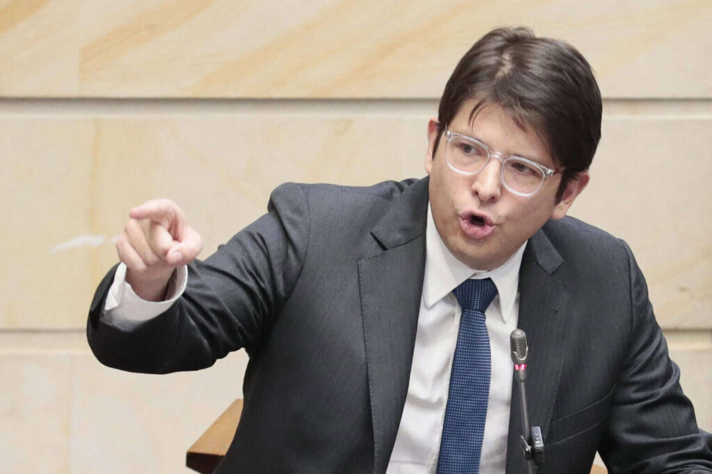 La Fiscalía colombiana imputa a cuarto implicado en atentado contra senador Uribe Turbay