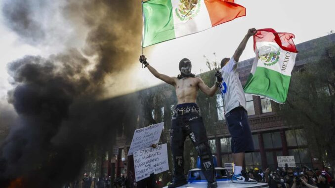 Sheinbaum admite que uso de bandera de México en protestas de EE.UU. puede ser una «provocación”