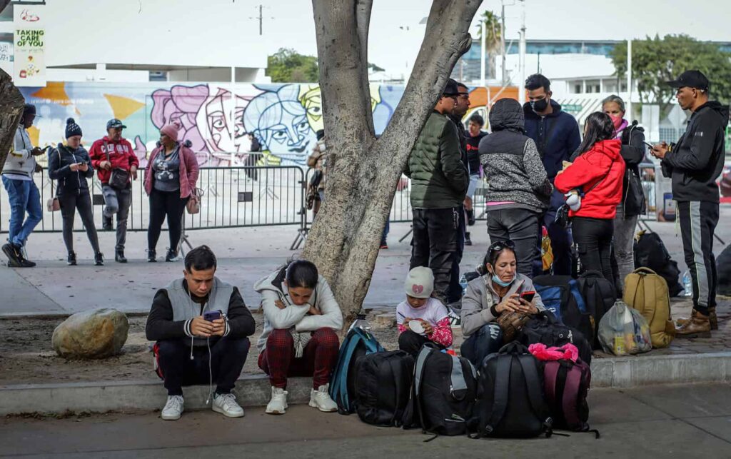 Decenas de detenidos en redadas de ICE en Los Ángeles con enfrentamientos