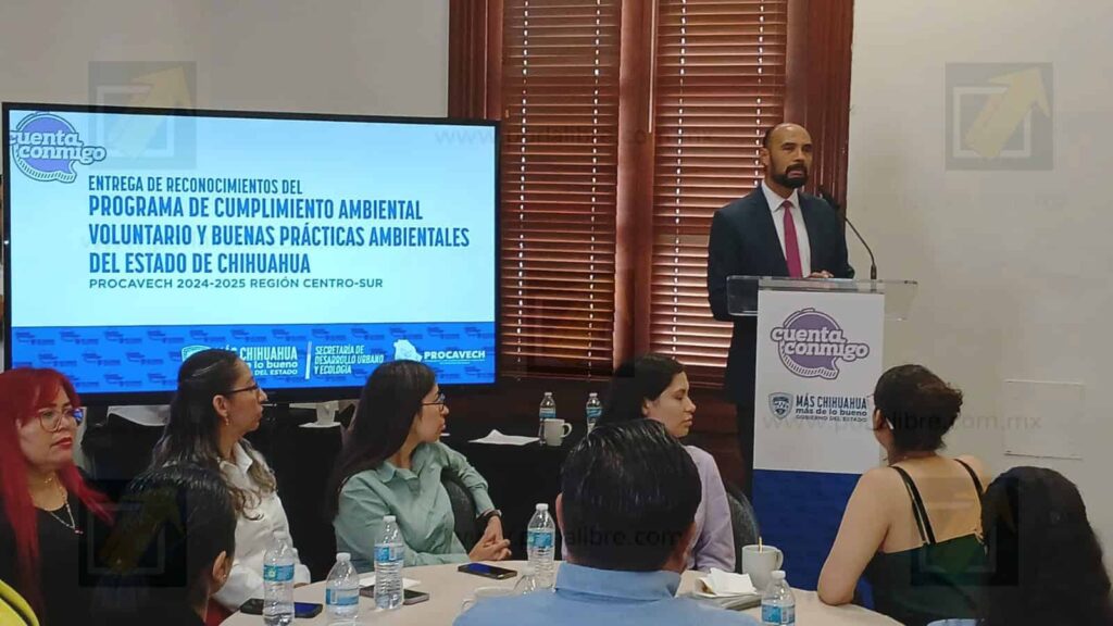 Entrega SDUE reconocimientos a empresas que cumplen con sus obligaciones y buenas prácticas ambientales