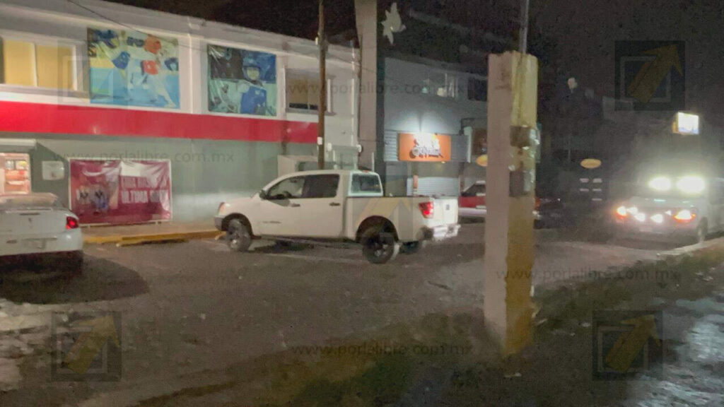 Recuperan camioneta robada cerca del Hospital del ISSSTE 