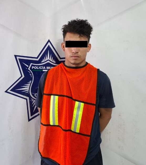 Arrestan a hombre en motocicleta robada