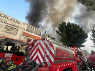 Fuerte incendio en una bodega de la colonia Morelos, CDMX