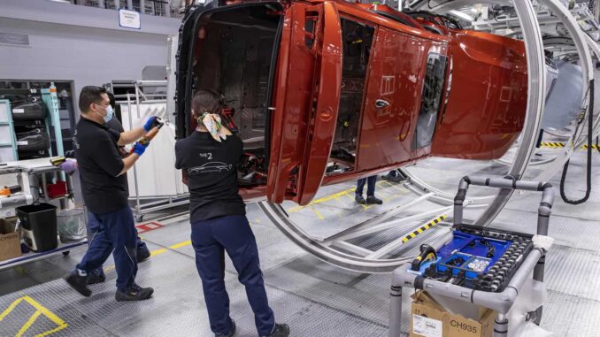Repuntan producción y exportación de autos en junio