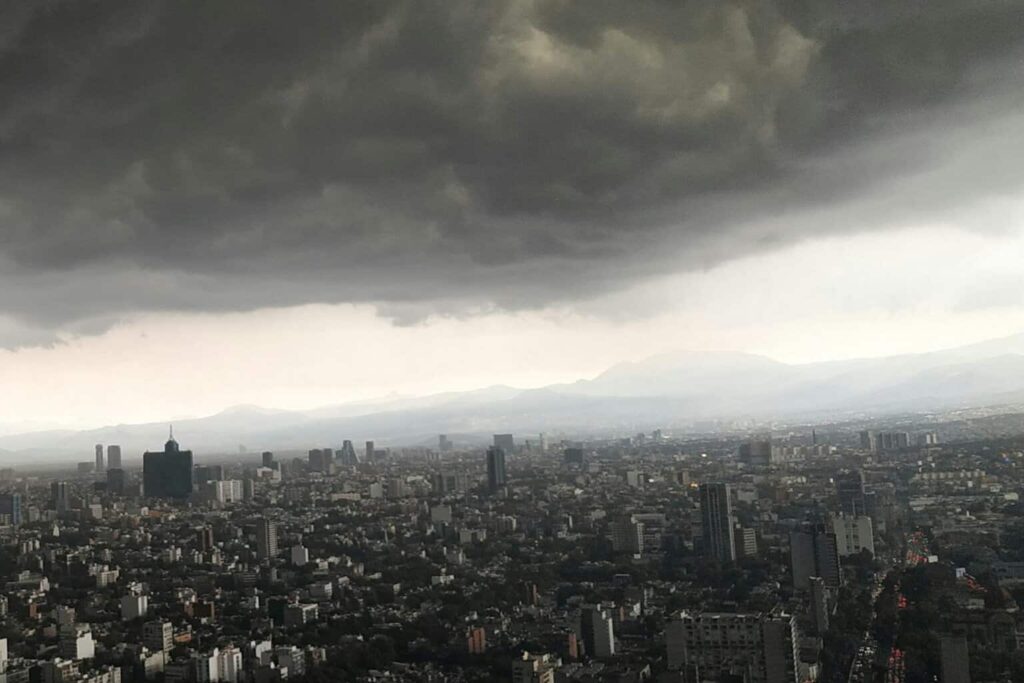 Monzón mexicano y onda tropical desatarán lluvias fuertes hoy 10 de julio, ¿qué estados serán afectados?