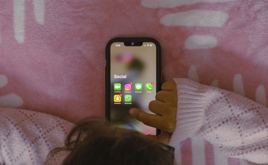 Congreso de Querétaro aprueba reforma para prohibir uso de celulares en escuelas