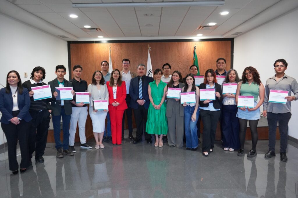 Visita Cabildo Joven al ICHITAIP; reciben charla de sensibilización sobre acceso a la información y protección de datos personales