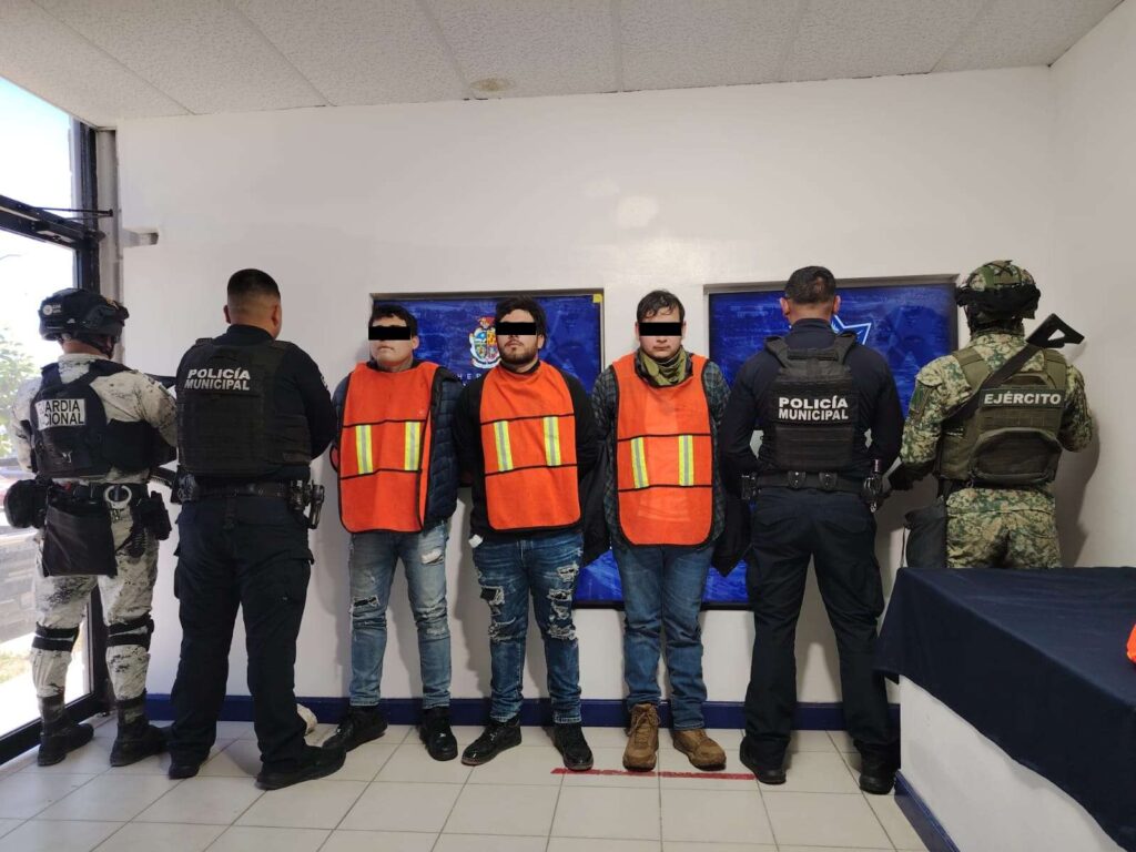 Detienen a tres con dos armas de fuego y cartuchos útiles