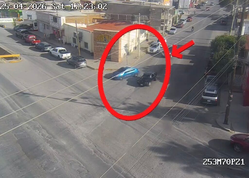 Policía Municipal detiene a hombre en vehículo con reporte de robo tras persecución