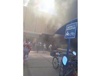 Fuerte incendio en plaza de Los Mochis deja al menos 10 muertos