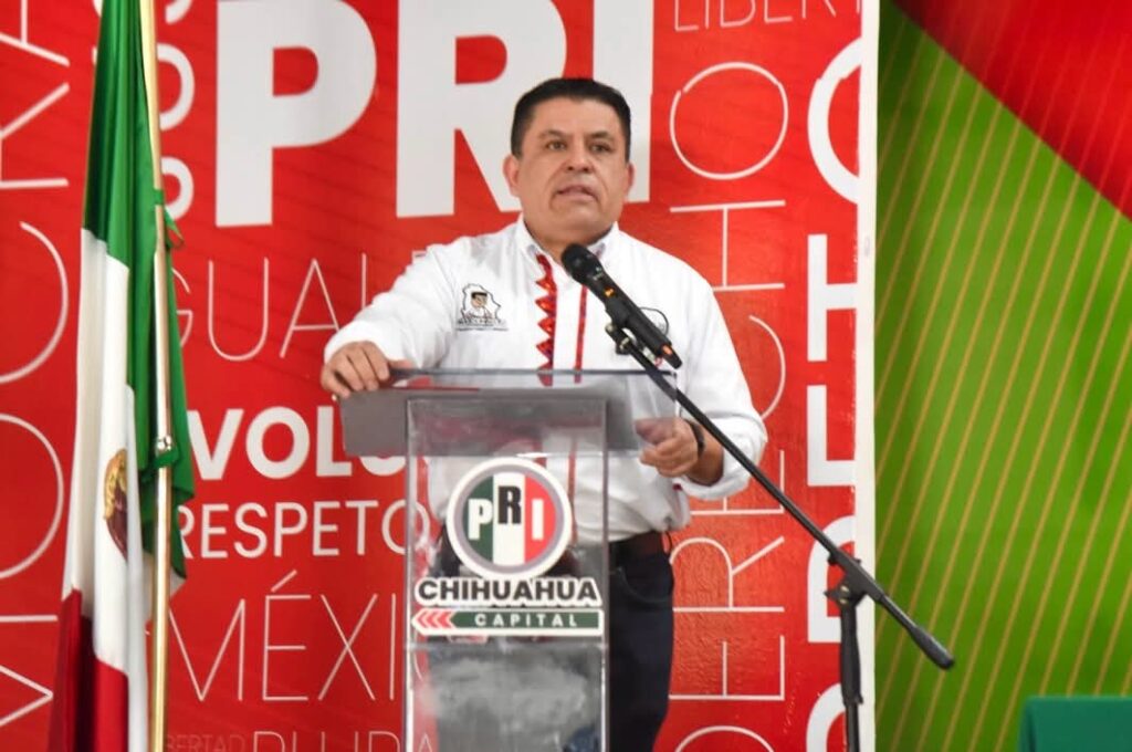 Álex Domínguez exige mantener ciclo escolar completo y respalda postura de padres de familia