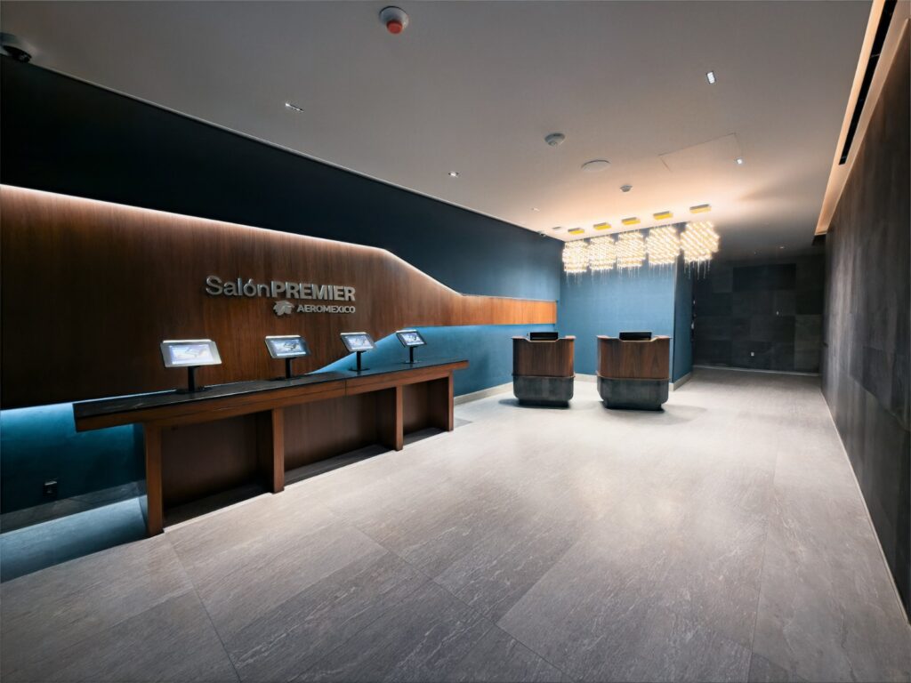 Aeroméxico inaugura su renovado Salón Premier Internacional en el AICM, ¿qué novedades tiene?