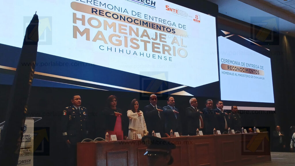 Entrega Estado estímulos por más de 40 mdp a 556 docentes federales