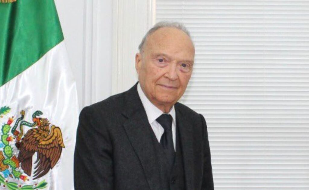 Embajador Gertz Manero presenta cartas credenciales al rey Carlos III