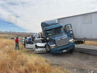 Tráiler fuera de control provoca choque lateral en las «Curvas del Perico»; una adolescente lesionada