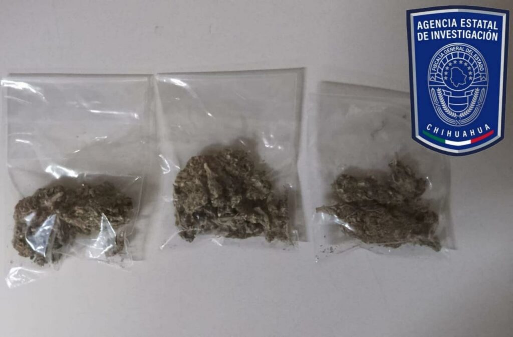 Detiene AEI y SSPE a tres por delitos contra la salud en la colonia Parral Vive