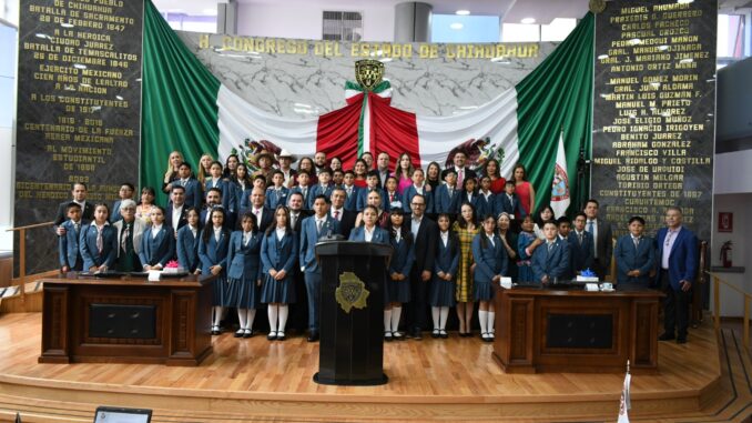 Sesionan diputados infantiles por un día
