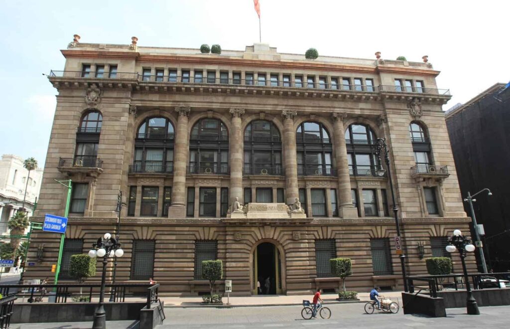 El Banco de México analiza un último recorte a la tasa de referencia