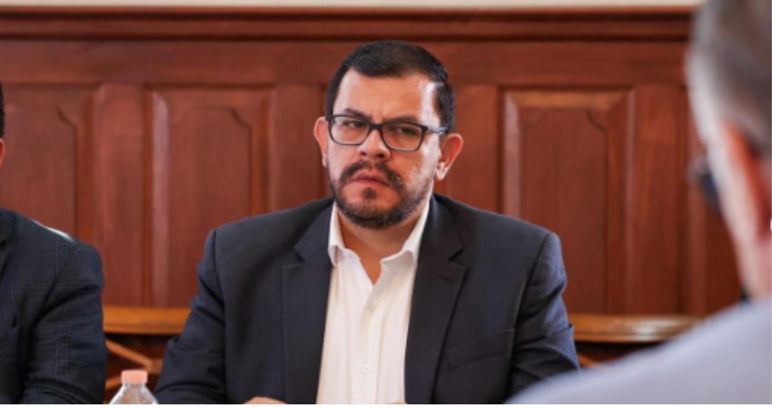 Nombran a Francisco Sáenz como encargado del despacho de la FGE
