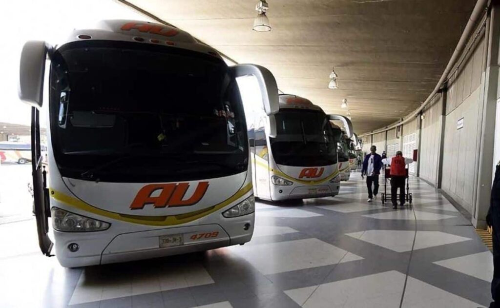 Mantendrán descuentos a estudiantes y maestros en autotransporte o ferrocarril hasta esta fecha