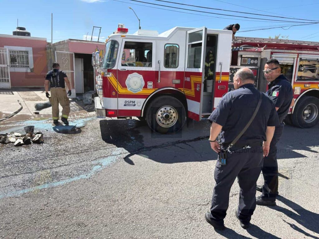 Explosión en menudería deja a mujer lesionada y provoca pérdidas totales en negocio