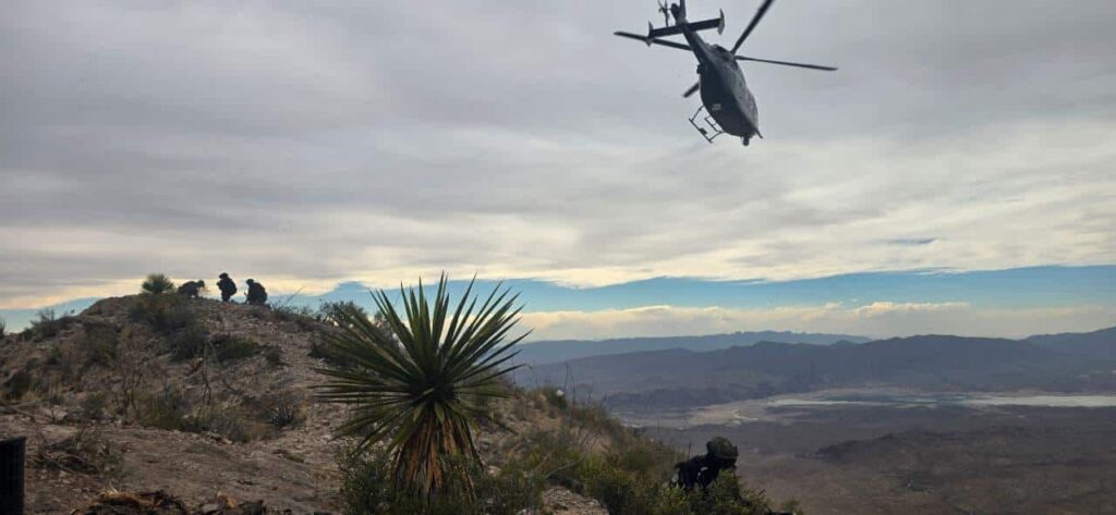 Aseguran armamento y equipo táctico en campamento improvisado en Aldama