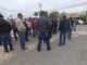 Productores de frijol derraman grano frente a Salgamex y exigen ser incluidos en programa de ingreso objetivo