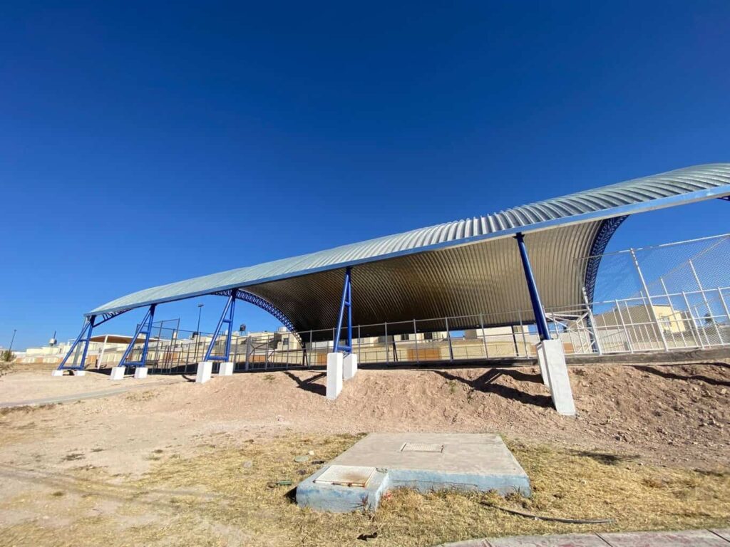Rehabilita Municipio canchas en Romanzza y Libia con domo y mejoras integrales