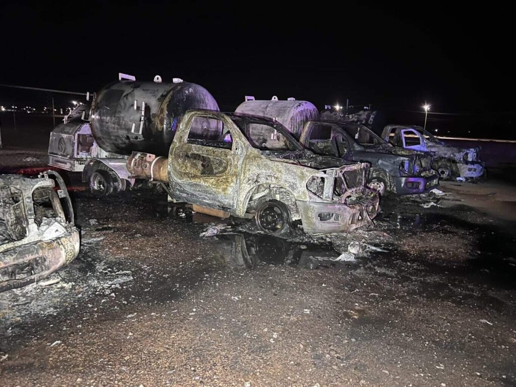 Incendio arrasa con siete pipas de gas en fraccionamiento Álamos; investigan ataque intencional