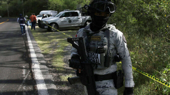 Matan a dos funcionarios municipales en Guerrero