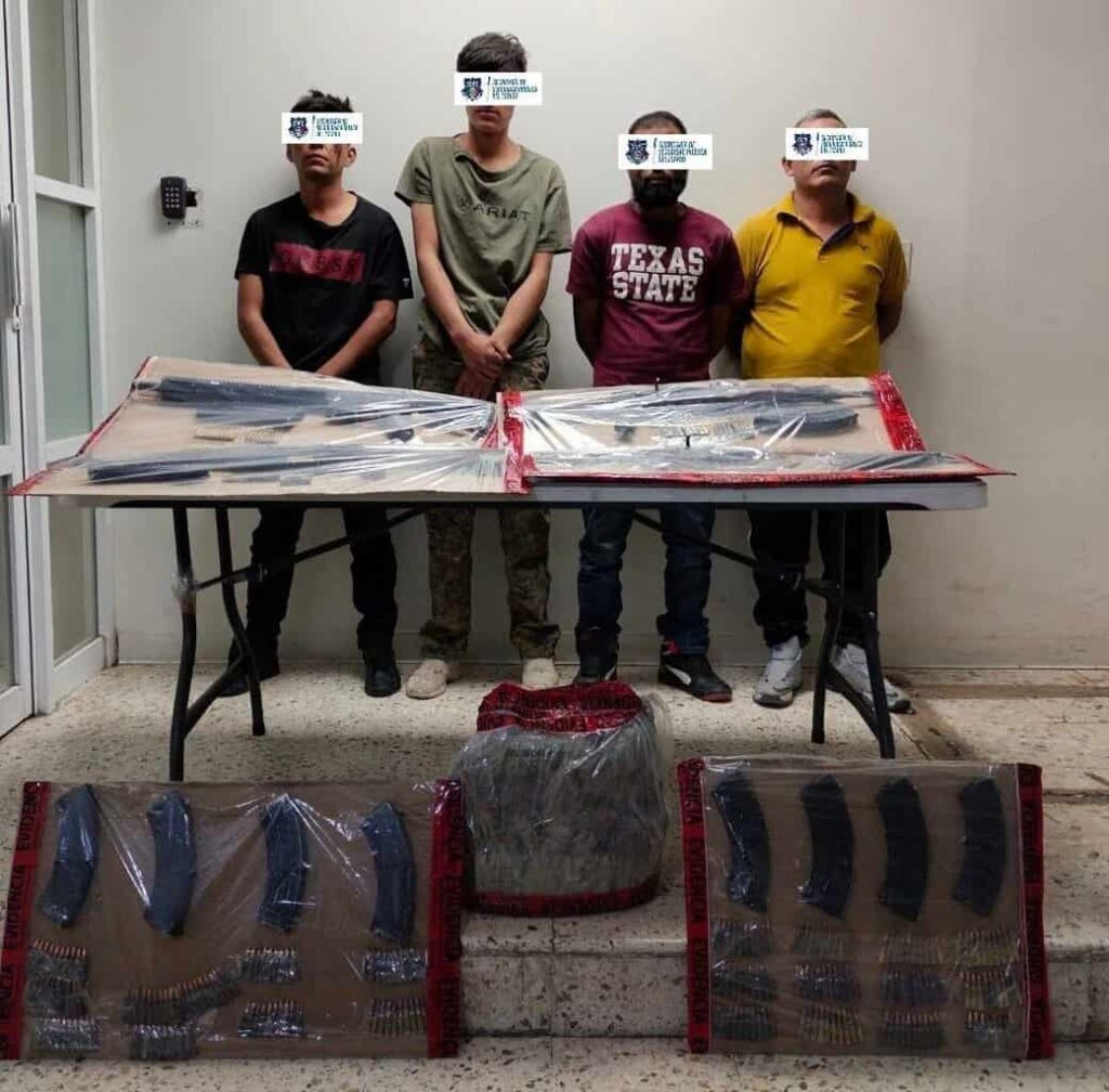 Aseguran a tres tras persecución y balazos en Aldama