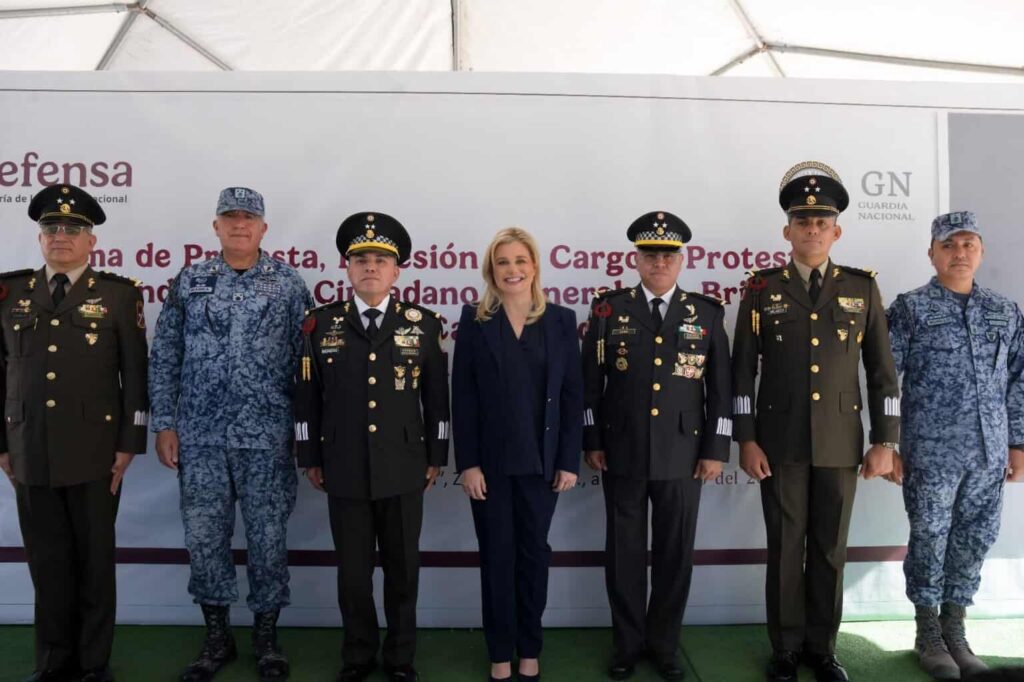 Maru Campos acude como invitada especial a la toma de protesta del nuevo coordinador estatal de la Guardia Nacional
