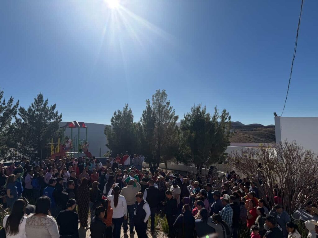 Atiende Gobierno del Estado a familias en situación de desplazamiento provenientes de Guadalupe y Calvo