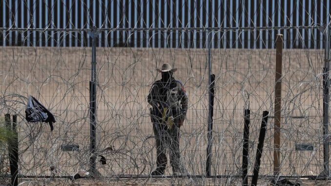 Texas moviliza agentes a la frontera con México ante «violencia de los cárteles»