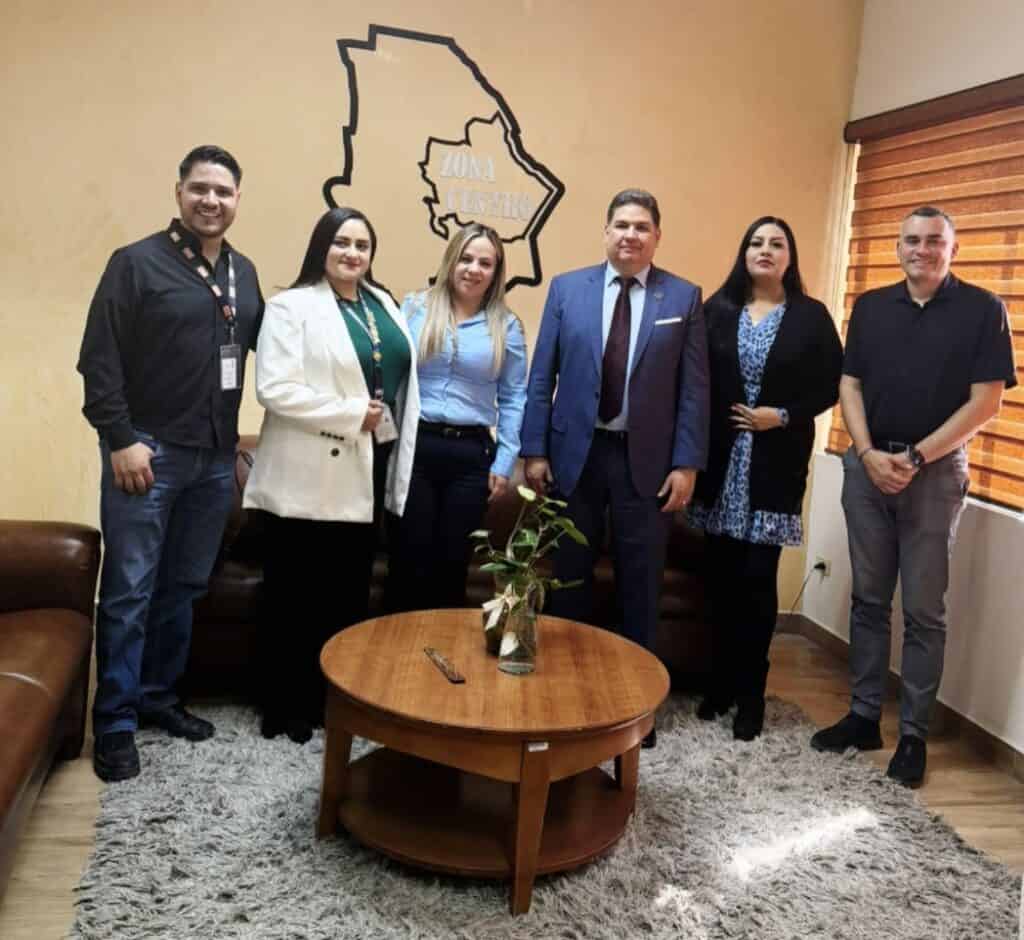 Recibe Fiscalía Zona Centro visita de agradecimiento de empresa OXXO