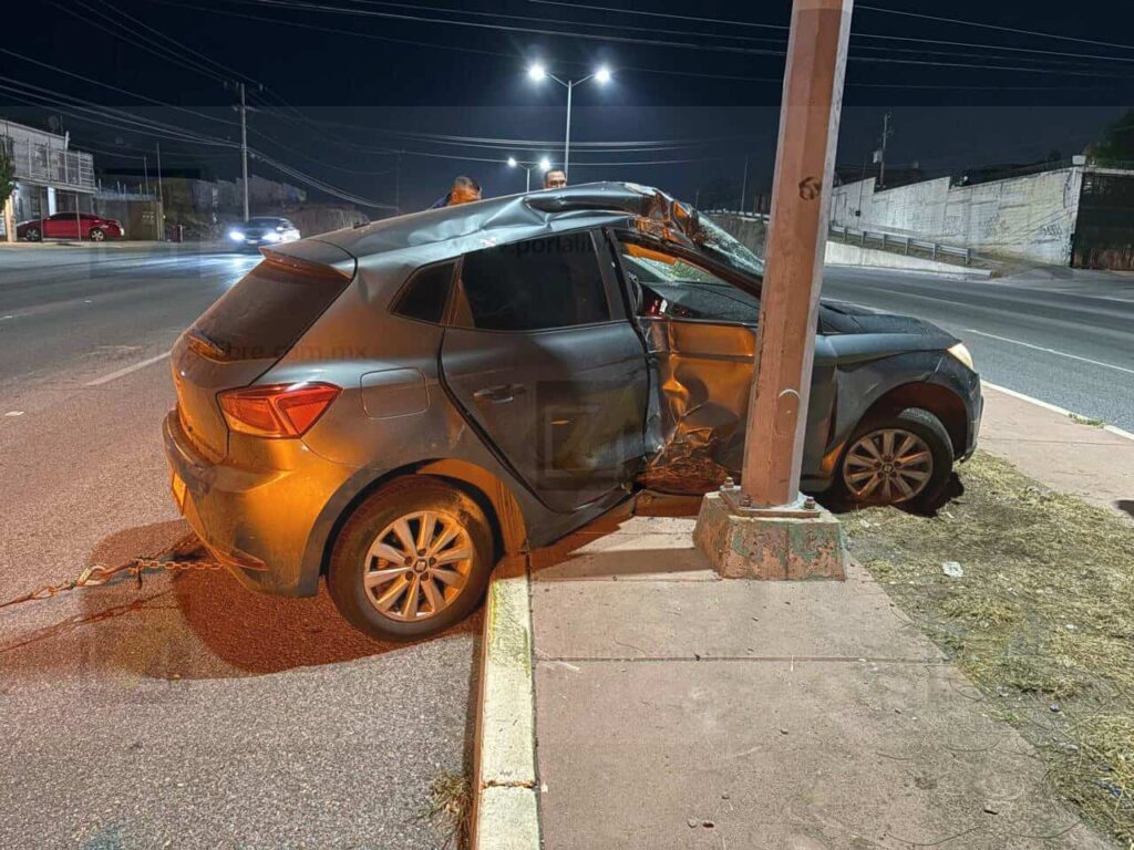 Pierde el control por exceso de velocidad y termina contra luminaria en el R. Almada